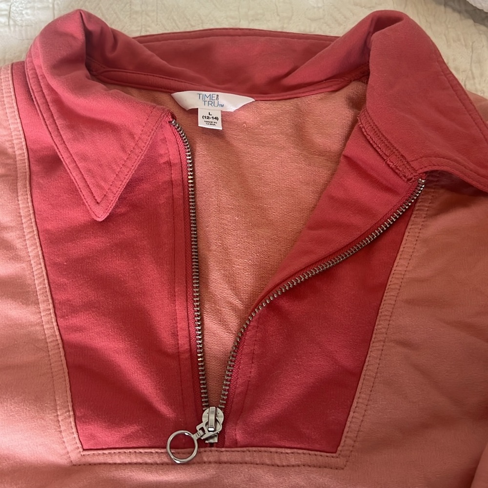 Two toned pullover - Picture 2 of 2